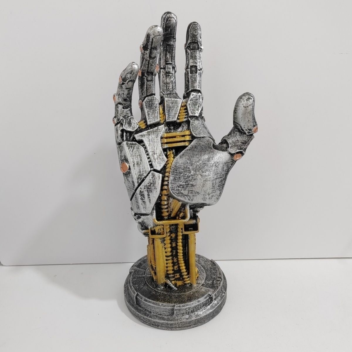 Cyberpunk Mechanical Hand Disp - Photography Game review and price